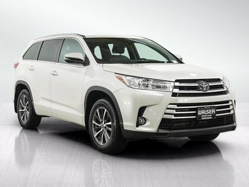 Used 2018 Toyota Highlander XLE AWD/4WD image 7