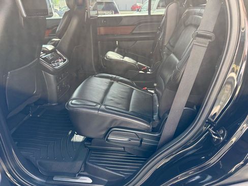 Used 2018 Lincoln Navigator Select w/ Cargo Package AWD/4WD image 13