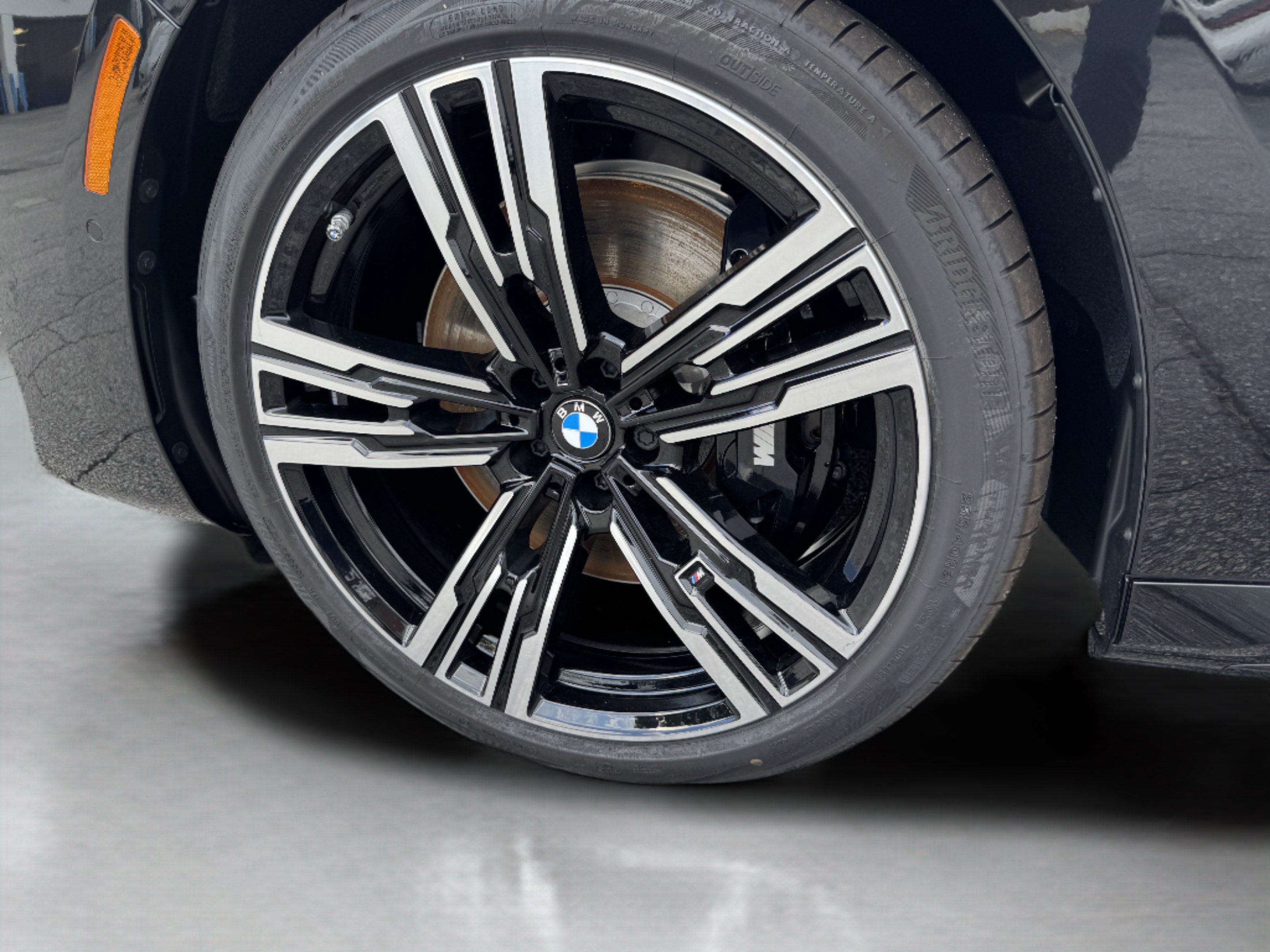 Used 2026 BMW i7 eDrive50 w/ M Sport Package RWD image 39