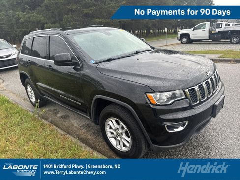 Used 2019 Jeep Grand Cherokee Laredo AWD/4WD image 1