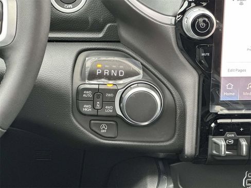 New 2026 RAM 1500 4x4 Crew Cab image 23