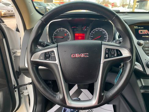 Used 2017 GMC Terrain SLT image 11