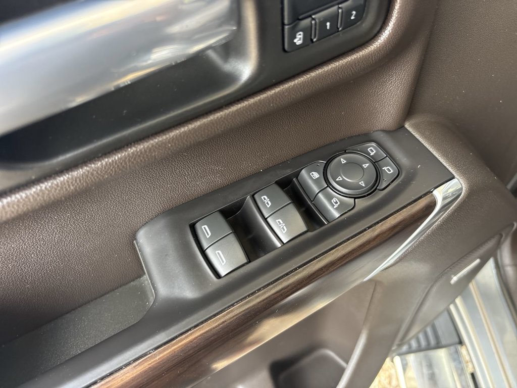 Used 2021 GMC Sierra 1500 SLT w/ SLT Premium Plus Package AWD/4WD image 22