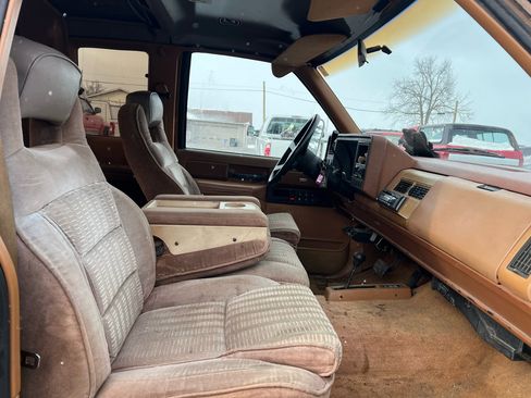 Used 1989 Chevrolet Silverado 3500 4x4 Extended Cab image 11