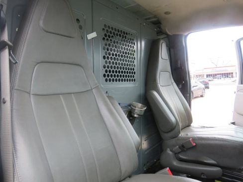 Used 2018 GMC Savana 2500 w/ Driver Convenience Package image 19