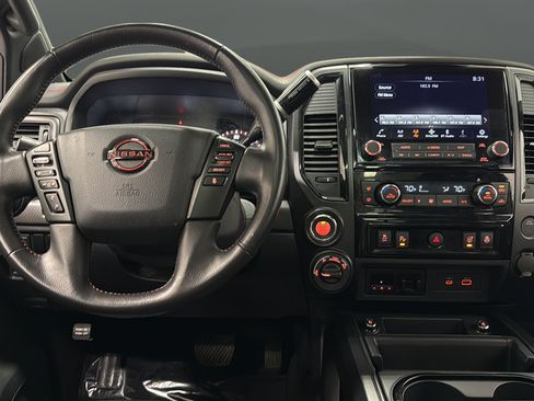 Used 2023 Nissan Titan PRO-4X w/ Pro-4x Convenience Package AWD/4WD image 11