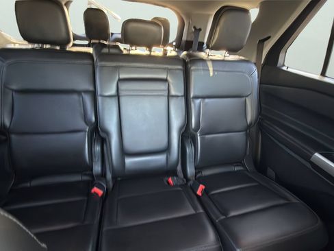 Certified 2023 Ford Explorer XLT w/ Equipment Group 202A AWD/4WD image 24