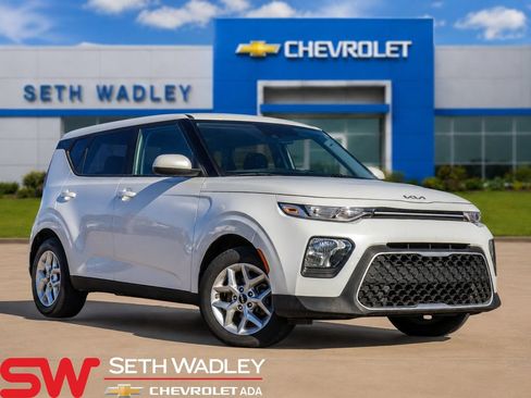 Used 2022 Kia Soul LX w/ Technology Package FWD image 1