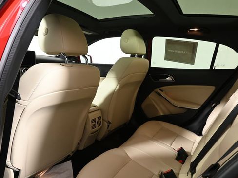 Used 2019 Mercedes-Benz GLA 250 4MATIC image 33