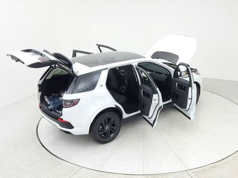 Used 2025 Land Rover Discovery Sport S image 16