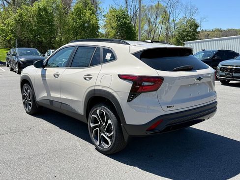 New 2026 Chevrolet Trax RS FWD image 8