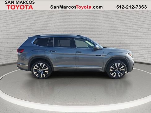 Used 2022 Volkswagen Atlas SEL Premium image 4