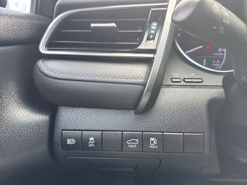 Used 2020 Toyota Camry SE image 15