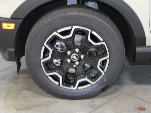 New 2025 Ford Bronco Sport Outer Banks w/ Outer Banks Tech Package+ AWD/4WD image 17