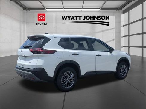 Used 2023 Nissan Rogue S AWD/4WD image 5