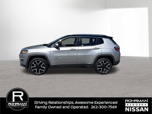 Used 2018 Jeep Compass Limited w/ Navigation Group AWD/4WD image 2