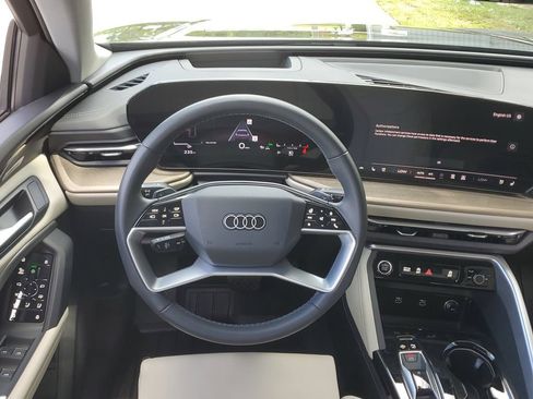 Certified 2025 Audi Q5 Premium Plus w/ Premium Plus AWD/4WD image 20