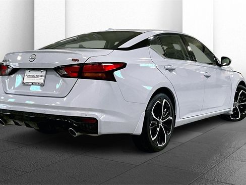 Certified 2025 Nissan Altima 2.5 SR image 13