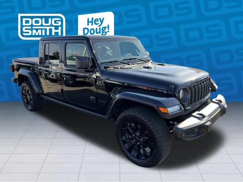 Used 2024 Jeep Gladiator Sport AWD/4WD image 7