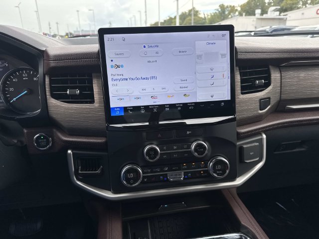 Used 2023 Ford Expedition Limited AWD/4WD image 32