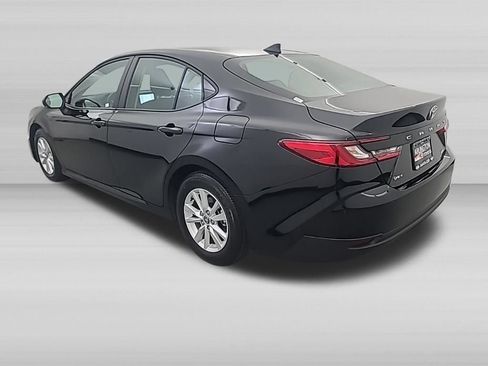 Used 2026 Toyota Camry LE FWD image 7