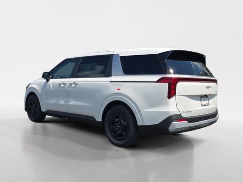 New 2026 Kia Carnival LX FWD image 3