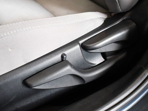 Used 2017 Toyota Corolla LE FWD image 21