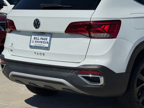 Used 2022 Volkswagen Taos SE FWD image 8