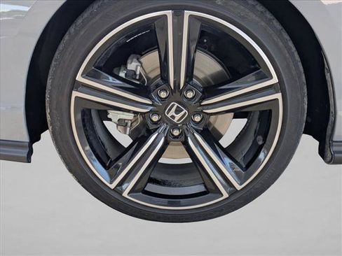 Used 2025 Honda Accord Sport image 9