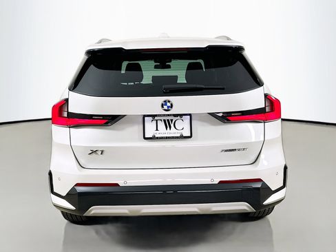 Used 2025 BMW X1 xDrive28i w/ Premium Package AWD/4WD image 6