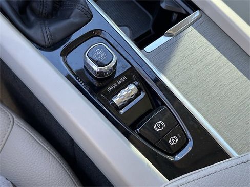 Used 2021 Volvo V60 T5 Cross Country w/ Climate Package image 20