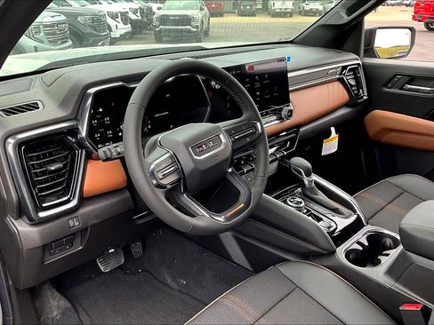 New 2025 GMC Canyon AT4 image 6