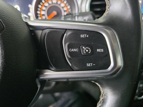 Used 2019 Jeep Wrangler Unlimited Sahara w/ Safety Group AWD/4WD image 22