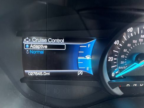Used 2020 Ford Fusion SE FWD image 13