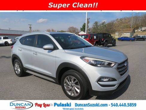 Used 2017 Hyundai Tucson SE image 1