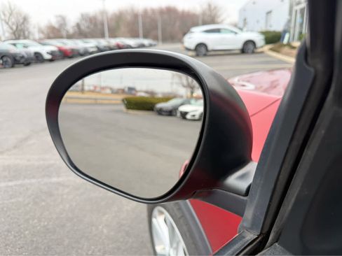 Used 2013 Nissan Juke SV image 23