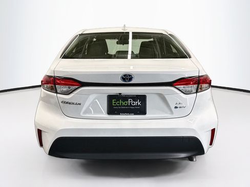 Used 2025 Toyota Corolla LE FWD image 7
