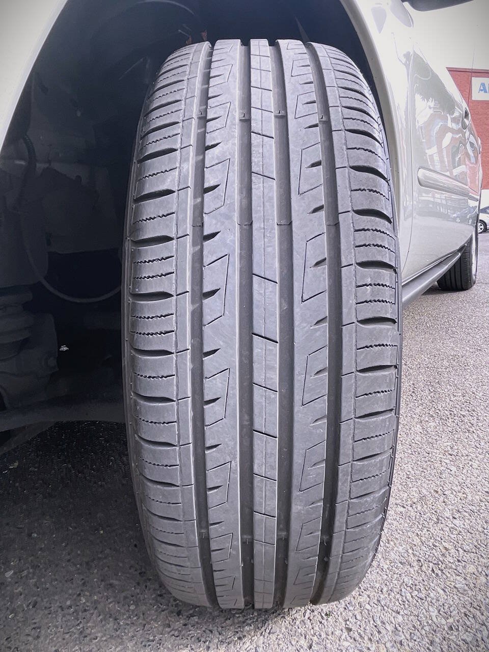 Used 2005 Ford Taurus SEL FWD image 4
