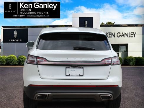 Used 2023 Lincoln Nautilus Reserve AWD/4WD image 6
