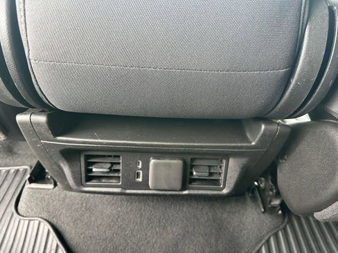 Used 2025 Chevrolet Silverado 1500 LT image 10