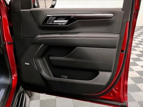 Used 2025 Chevrolet Tahoe RST w/ Comfort Package image 20