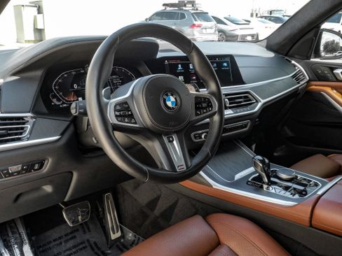 Used 2021 BMW X7 xDrive40i w/ M Sport Package AWD/4WD image 2
