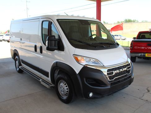 Used 2025 RAM ProMaster 2500 w/ U-Haul Equipment Group FWD image 45