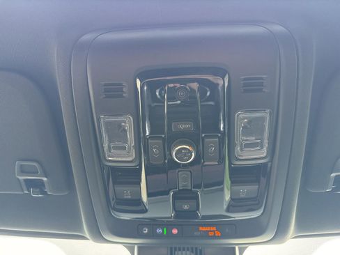 New 2026 Chevrolet Tahoe High Country AWD/4WD image 24