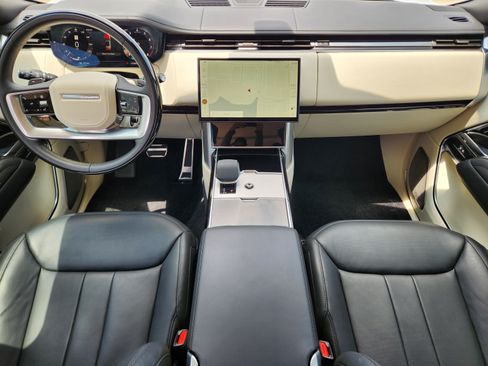 Certified 2024 Land Rover Range Rover Long Wheelbase Autobiography AWD/4WD image 21