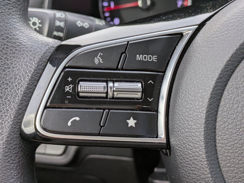 Certified 2023 Kia Forte LXS FWD image 17
