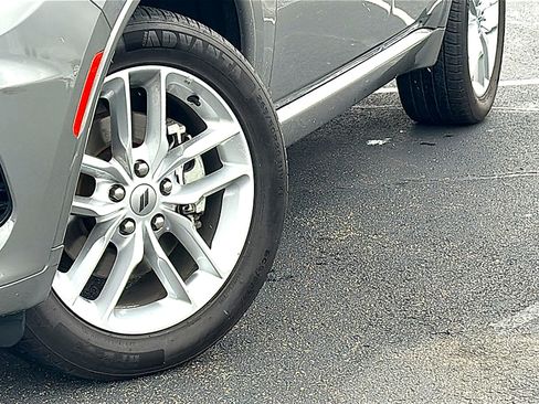 Used 2024 Dodge Durango GT AWD/4WD image 3