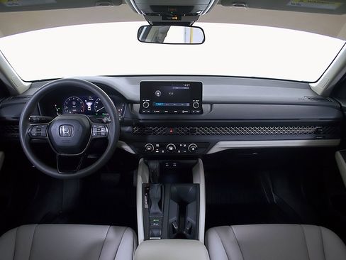 Used 2025 Honda Accord LX image 23
