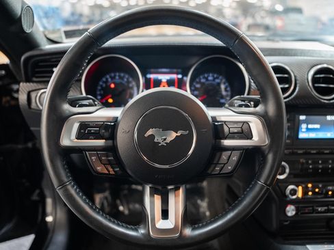 Used 2018 Ford Mustang Coupe RWD image 30
