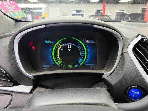 Used 2017 Chevrolet Volt LT w/ Comfort Package image 4